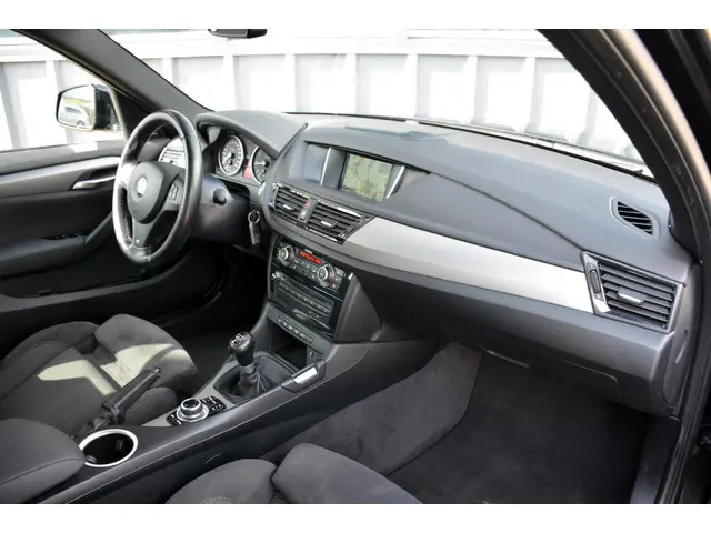 BMW X1 XDrive20i M Sport High Executive 2015 Benzine 40