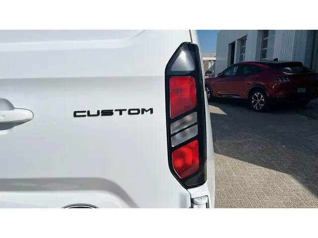 Ford Transit Custom 320 2.0 TDCI L1H1 Limited 2024 Diesel 8