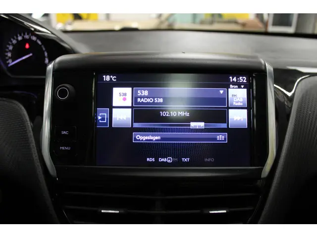 Peugeot 2008 1.2 PureTech Blue Lion 2016 Benzine 10
