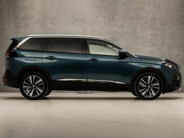 Peugeot 5008 1.2 PureTech Sport 7 Persoons 2020 Benzine 4