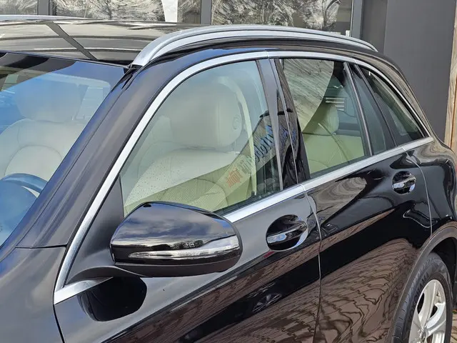 Mercedes-Benz GLC 250 4MATIC Prestige 2017 Benzine 47