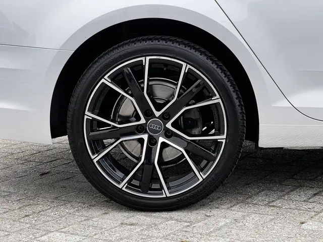 Audi A4 Avant 40 TFSI Design Pro Line Plus 2019 Benzine 4