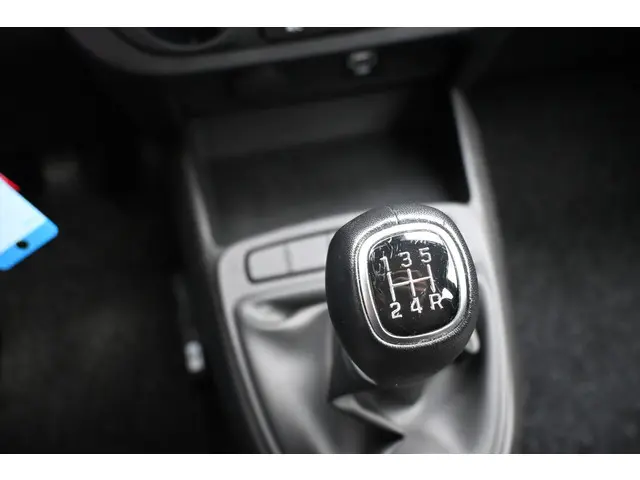 Hyundai i10 1.0 Comfort 2023 Benzine 29