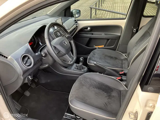 SEAT Mii by Mango. Navi, PDC, Allseason banden 2015 Benzine 5