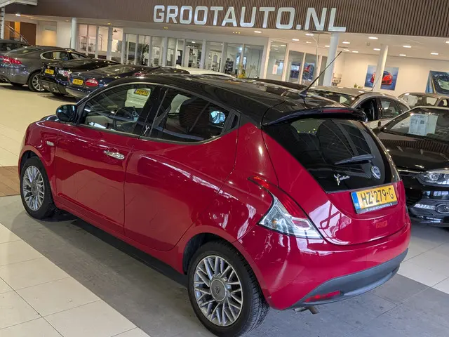 Lancia Ypsilon 1.2 Platinum 2013 Benzine 3