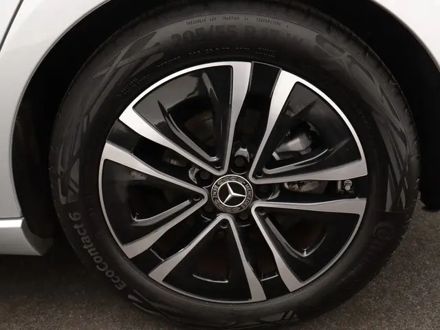 Mercedes-Benz A-Klasse 180 Business Line 2023 Benzine 39