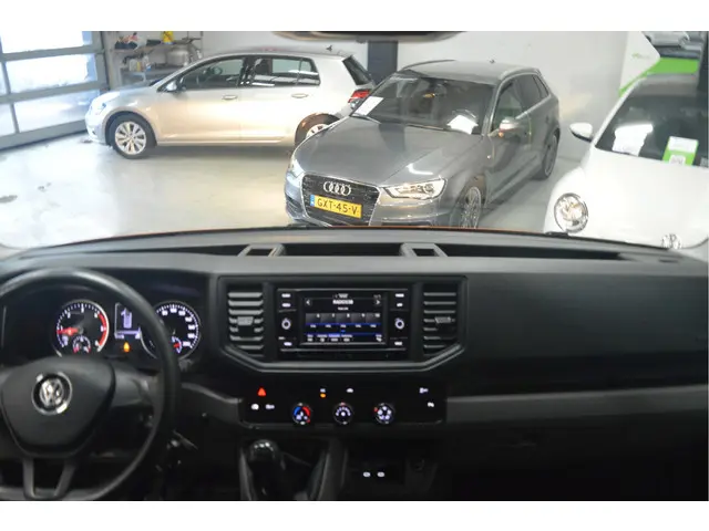 Volkswagen Crafter 35 2.0 TDI L3H3 Highline 2021 Diesel 8