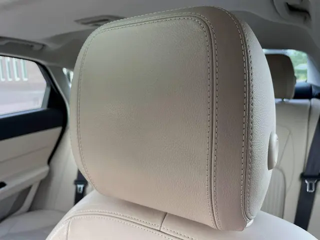 Jaguar XF 3.0 Portfolio AWD 2016 Benzine 38