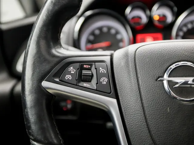 Opel Astra Sports Tourer 1.6 Turbo Sport 2013 Benzine 19