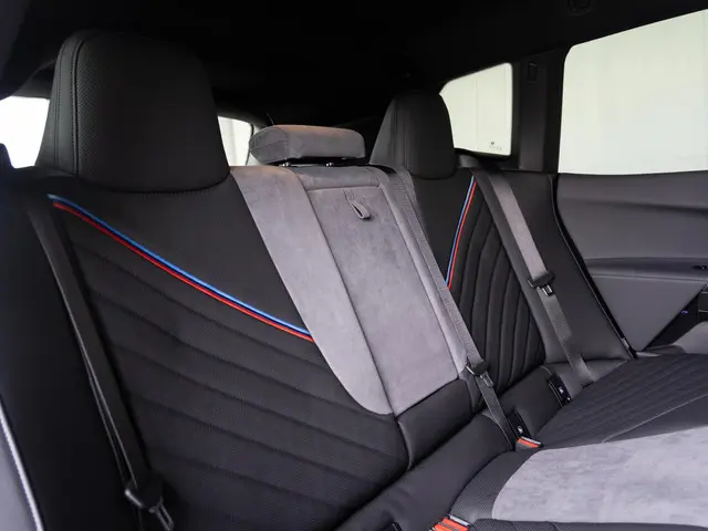 BMW iX xDrive45 2025 Elektrisch 11