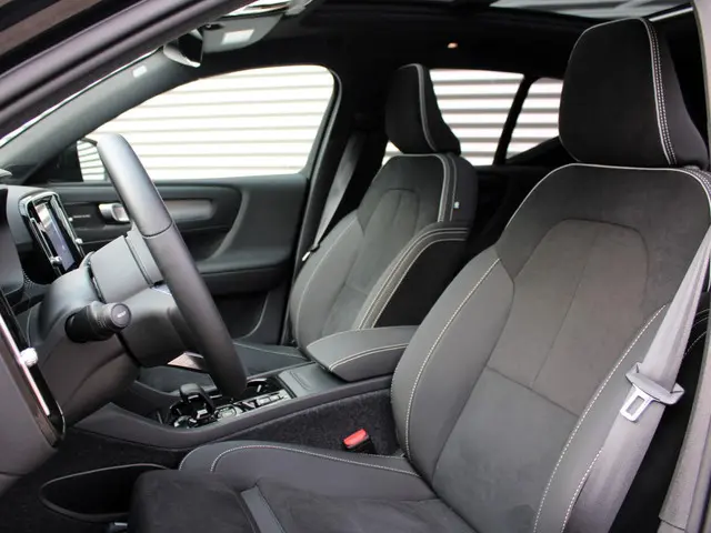 Volvo XC40 2.0 B4 Plus Black Edition 2025 Benzine 15