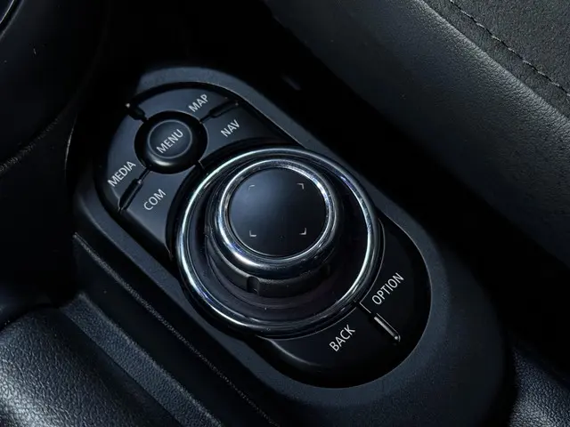 MINI Cooper Mini 1.5 Classic 2023 Benzine 25