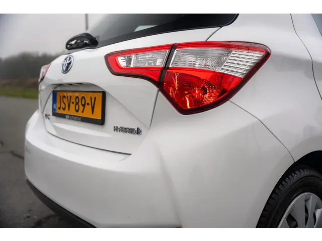 Toyota Yaris 1.5 Hybrid Active 2019 Hybride Benzine 38
