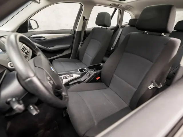 BMW X1 sDrive20i High Executive 2015 Benzine 15