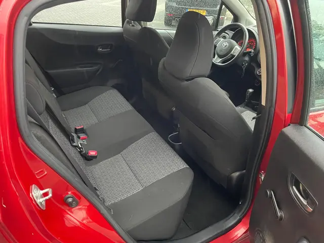 Toyota Yaris 1.3 VVT-i Dynamic|automaat| 2013 Benzine 16