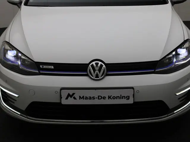 Volkswagen e-Golf E-DITION 100kW/136PK 2020 Elektrisch 35