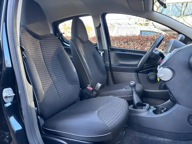 Peugeot 107 1.0 Active 2013 Benzine 15