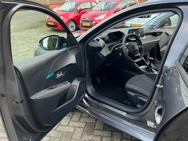 Peugeot 208 1.2 PureTech Allure 2022 Benzine 17