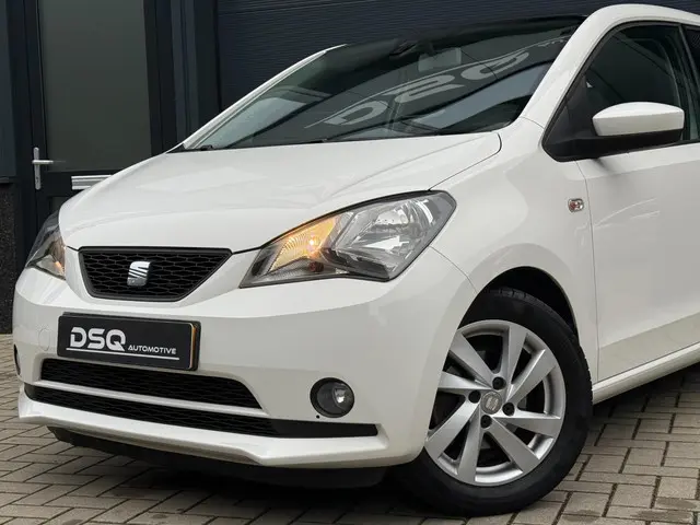 SEAT Mii 1.0 Style Sport 2013 Benzine 4