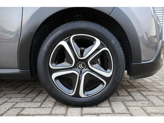 Citroën C3 1.2 PureTech C-Series 2023 Benzine 15