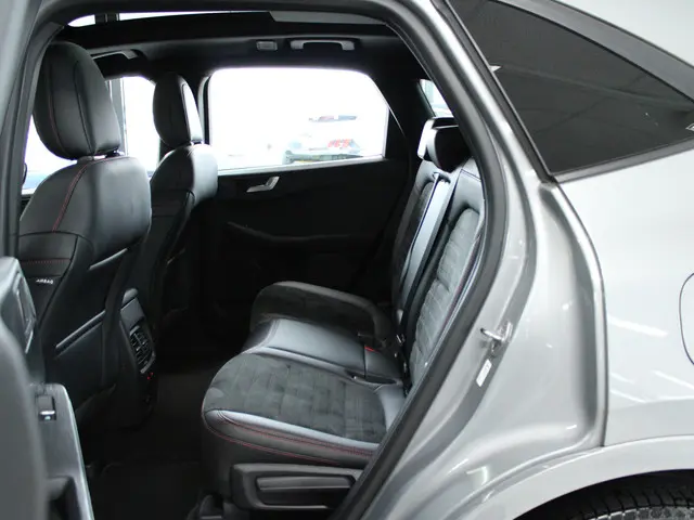 Ford Kuga 2.5 PHEV ST-Line X 2021 Hybride Benzine 6