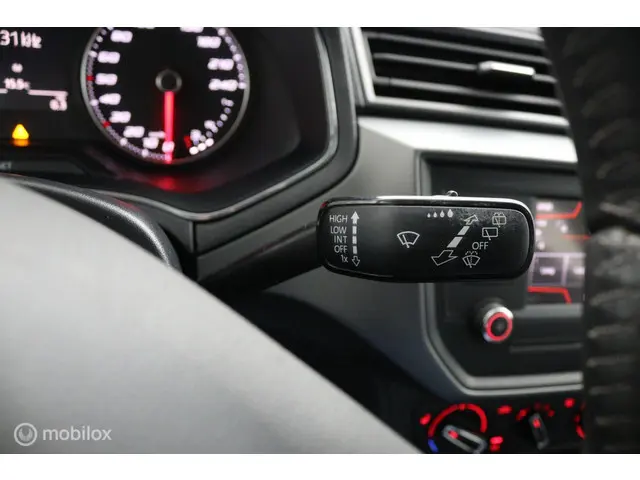 SEAT Ibiza 1.0 TSI FR Business Intense 2017 Benzine 24