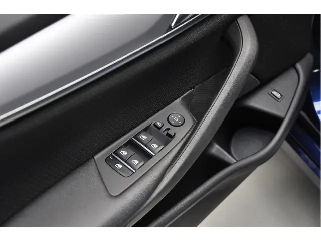 BMW 5 Serie 530i 2018 Benzine 22