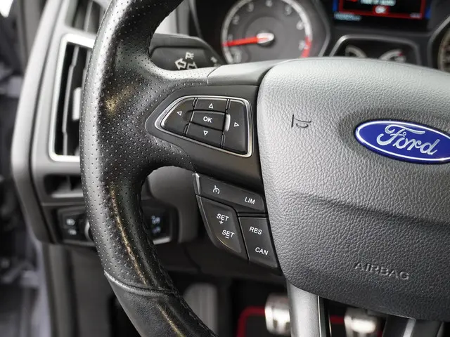 Ford Focus 2.0 ST 2017 Benzine 14