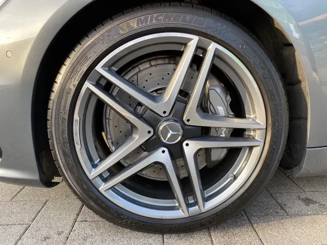 Mercedes-Benz S-Klasse 63 AMG 4Matic Lang 2016 Benzine 2