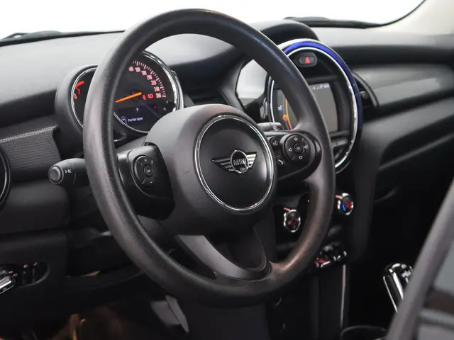 MINI 5-Deurs Mini 1.5 COOPER SALT AUT. 2018 Benzine 19