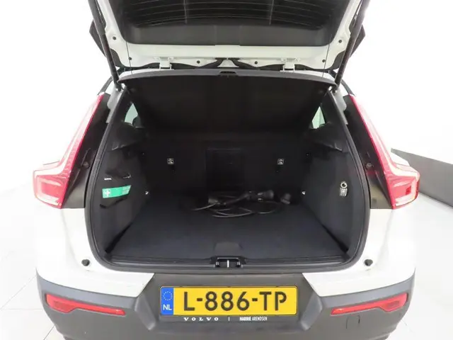 Volvo XC40 1.5 T5 Recharge R-Design 2021 Hybride Benzine 8