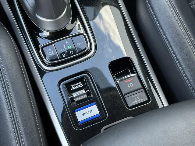 Mitsubishi Outlander 2.4 PHEV Pure+ 2019 Hybride Benzine 39