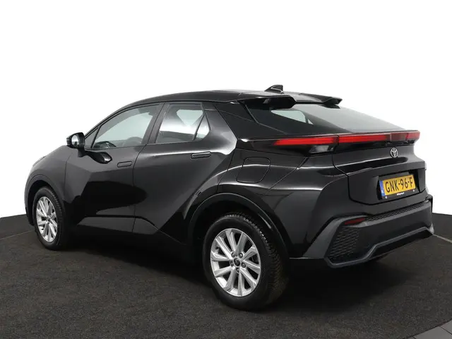 Toyota C-HR 1.8 Hybrid 140 Active 2024 Hybride Benzine 12