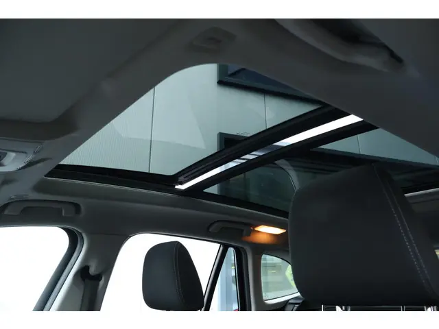 BMW X1 sDrive20i Executive Edition 2019 Benzine 11