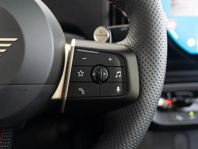 MINI 5-Deurs Cooper C 2025 Benzine 24