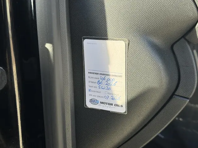 Peugeot 308 SW 1.2 PureTech Blue Lion 2017 Benzine 27