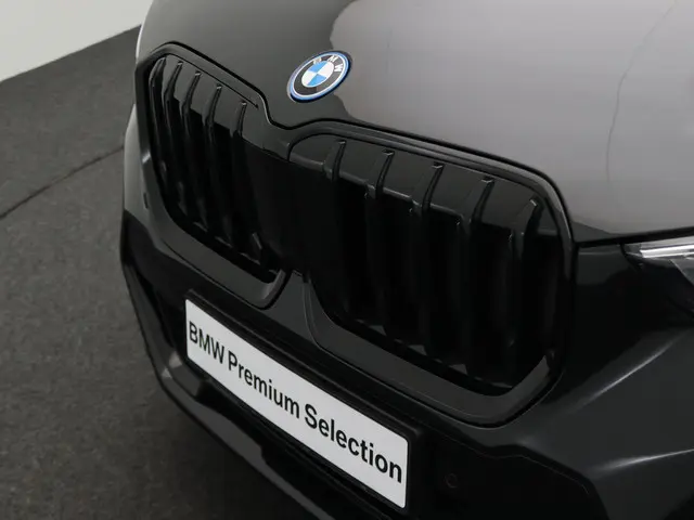 BMW X1 xDrive30e 2023 Hybride Benzine 6