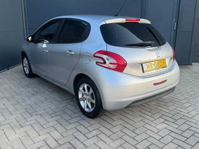 Peugeot 208 2