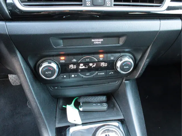 Mazda 3 2.0 Skylease 2016 Benzine 17