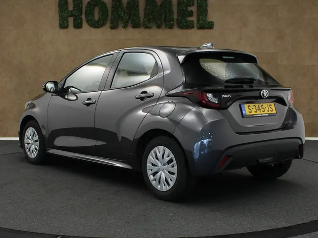 Toyota Yaris 1.5 VVT-i Active 2022 Benzine 12