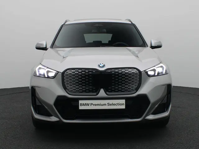 BMW iX1 3