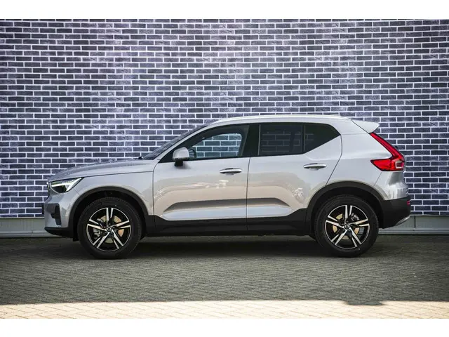 Volvo XC40 2.0 B3 Business Edition 2025 Benzine 5