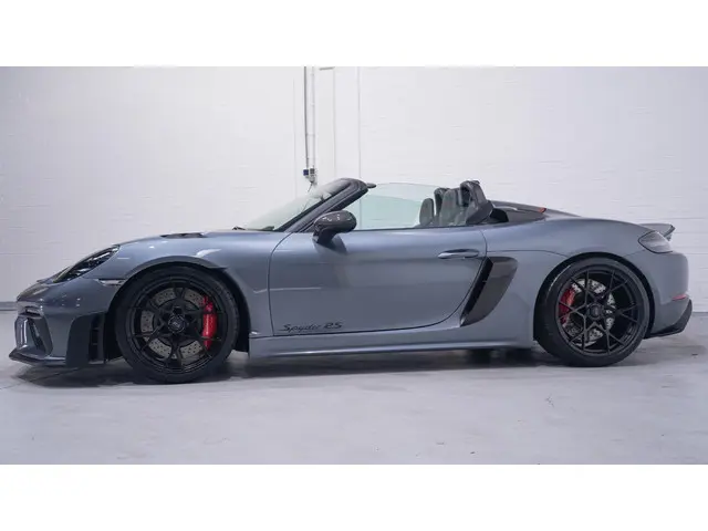 Porsche 718 Spyder RS 2024 Benzine 10