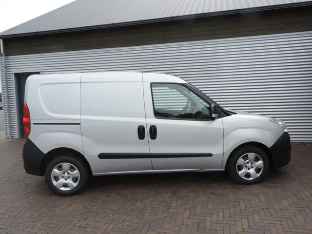 Opel Combo 1.6 CDTi L1H1 Edition 2018 Diesel 4