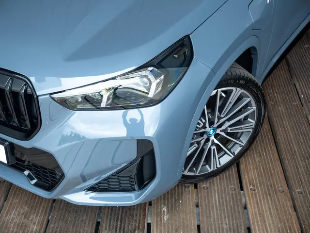 BMW X1 xDrive25e 2025 Hybride Benzine 13