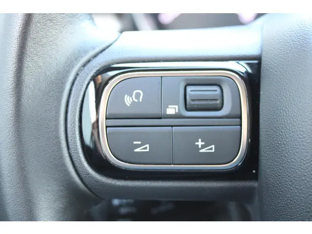 Citroën C3 1.2 PT SHINE 2022 Benzine 24