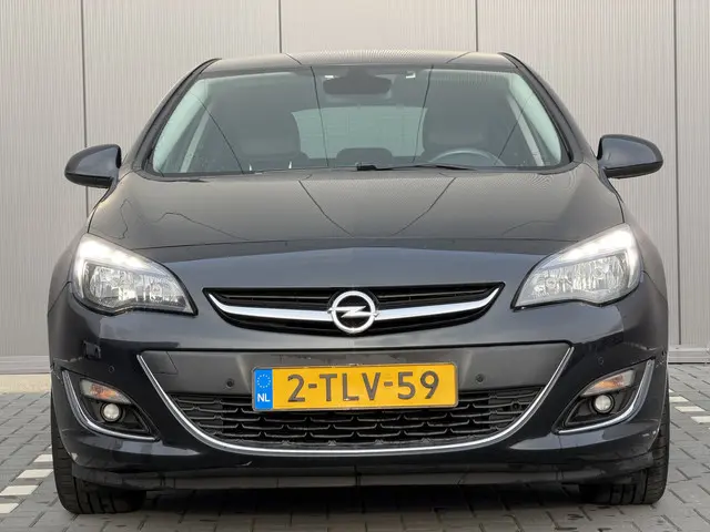 Opel Astra 1.6 Turbo Cosmo 2014 Benzine 19