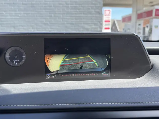 Lexus UX 250h Preference Line 2022 Hybride Benzine 24