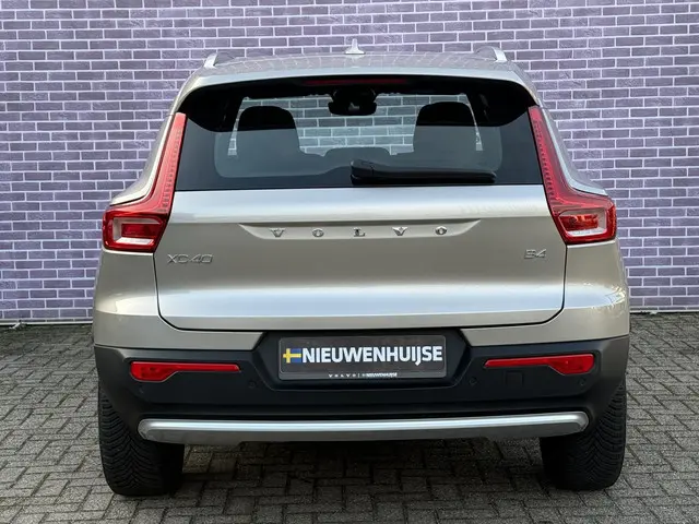 Volvo XC40 2.0 B4 Core 2024 Benzine 9