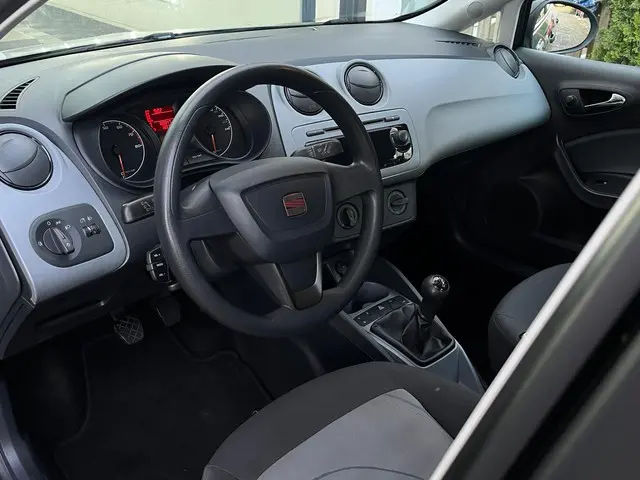 SEAT Ibiza 1.4 Style Prachtige auto 2012 Benzine 11